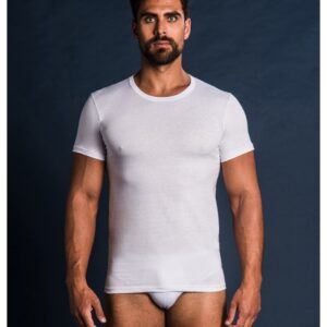 Shirt Oltremare 533 BIANCO : Comfort e stile per il tuo negozio di abbigliamento maschile. Realizzata in cotone al 100%, a mezza manica con girocollo.