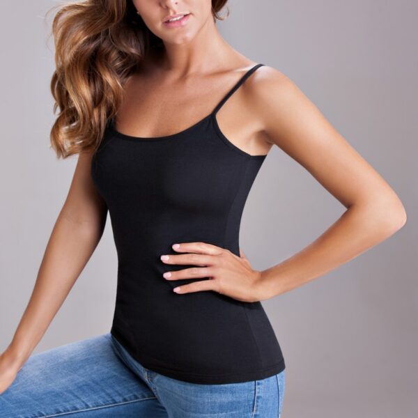 Canotta Cotonella GD006 NERA, un capo da donna elegante in morbido cotone elasticizzato. Scegli tra bianco e nero per un look senza tempo...