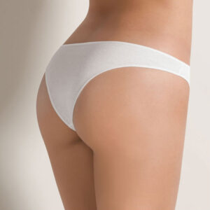 3490 Cotonella Slip Donna: brasiliana a vita bassa in cotone elasticizzato con finiture extra comfort. Perfetta per stile e comodità quotidiana.