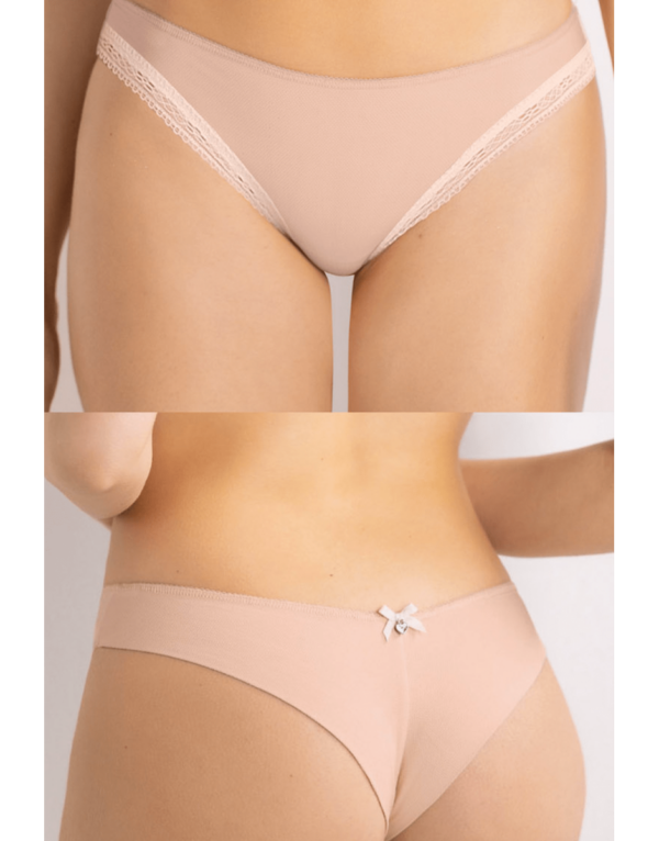 Slip brasiliana 1887 SièLei Darling in tessuto jacquard con raffinato pizzo. Eleganza e comfort con fiocchetto e punto luce. Disponibile in Nero, Cipria, Bianco Latte e Malva.