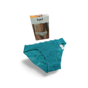 Slip 492 Lepel in pizzo 3D, invisibile sotto gli abiti e ideale per il comfort quotidiano. Perfetto per completare look eleganti con praticità.