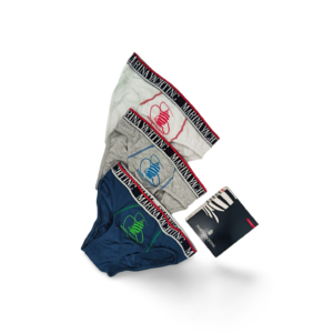 Slip Bimbo Marina Yachting Young con logo in cotone elasticizzato, con elastico parlato e fantasie assortite. Confezione da 6 pezzi, taglie da 3 a 12 anni.